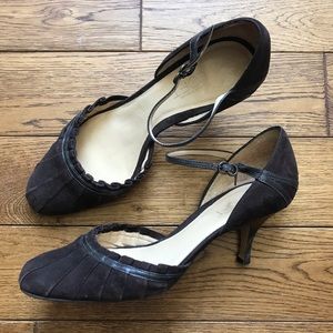 💥LOFT brown suede pleated-toe heels